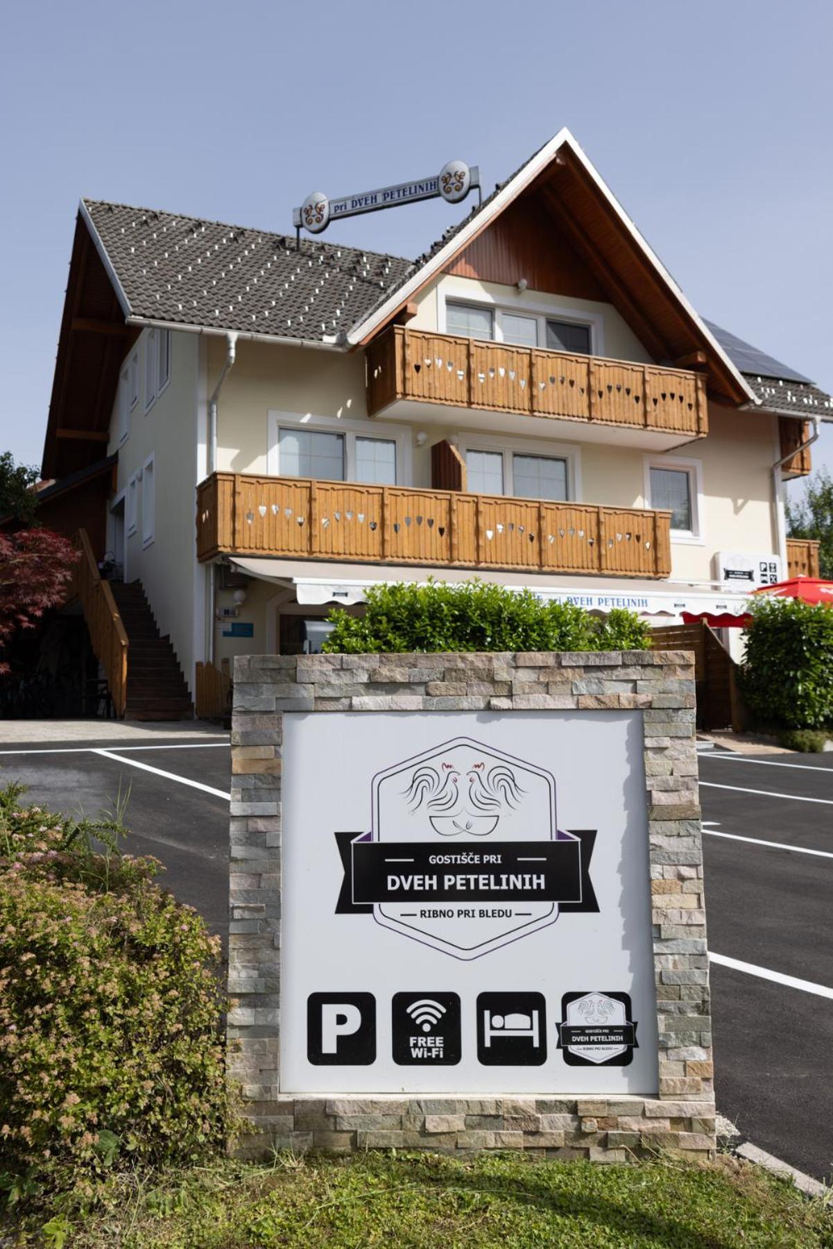 Gostisce Pri Dveh Petelinih Hotel Bled Exterior foto