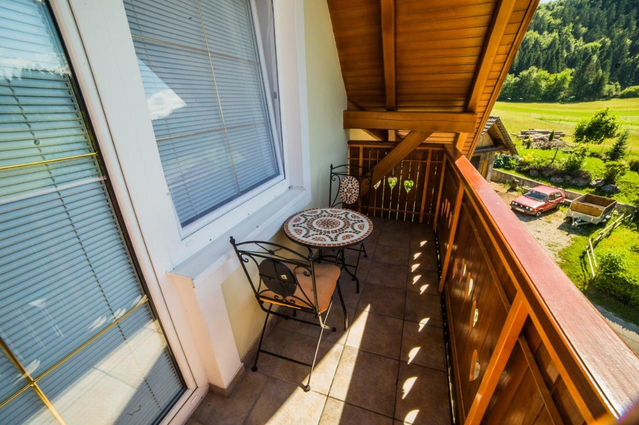 Gostisce Pri Dveh Petelinih Hotel Bled Exterior foto